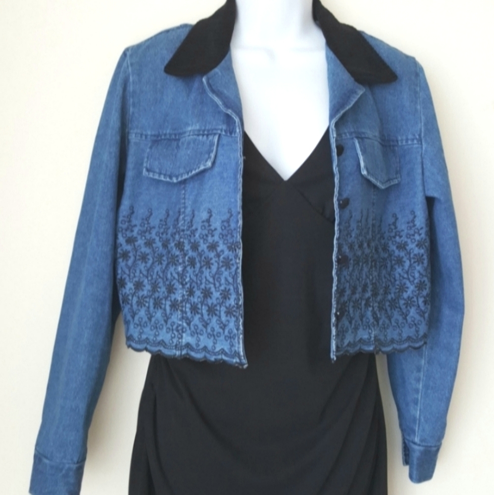Denim Crop Floral Vintage Jacket Black Floral Embroidery Details Size Small